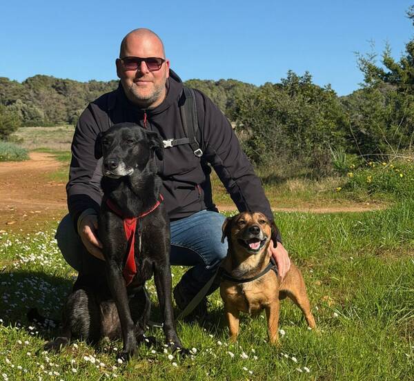 Un dia en mi vida en Mallorca. Paseo por el Parque natural Sa Punta de N'Amer, entre Cala Millor y Sa Coma en Mallorca. Llegamos en nuestro Ford Fiesta MK1 del año 80.